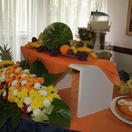 Lina ホテル ピナレッラ